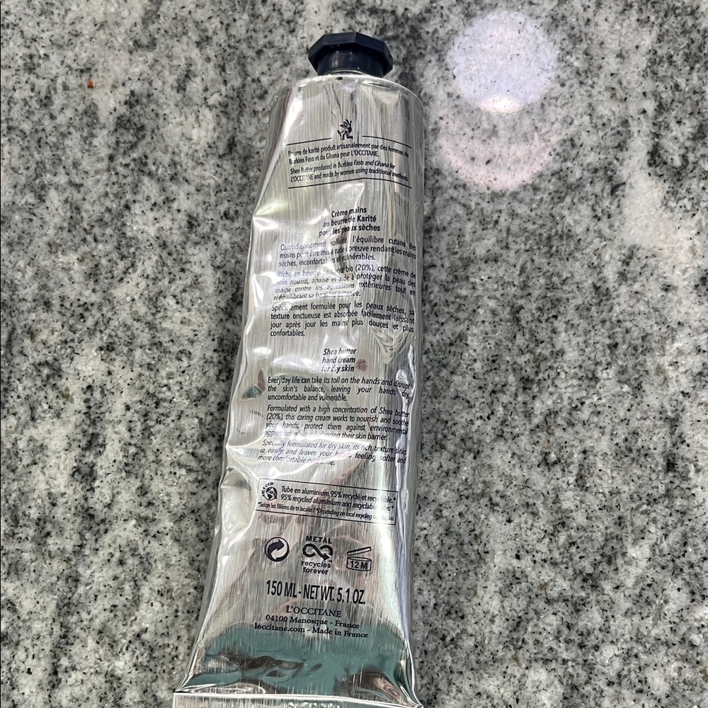 L'OCCITANE Silver and Blue Hand Cream - Picture 2 of 4